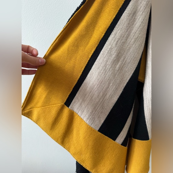 Alice + Olivia Wool Poncho black/tan/gold OS NWT - Picture 11 of 15